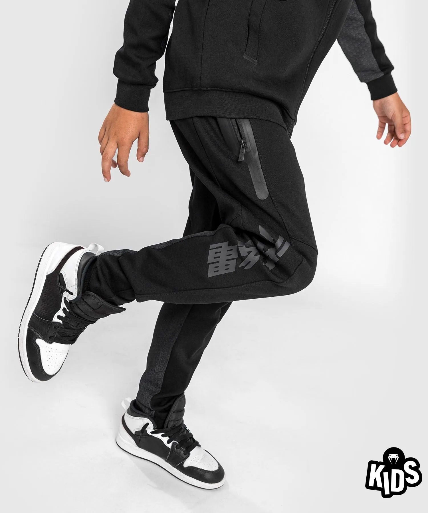 PANTALONES DE CHáNDAL VENUM OKINAWA 3.0  PARA NIñO  NEGRO/ROJO