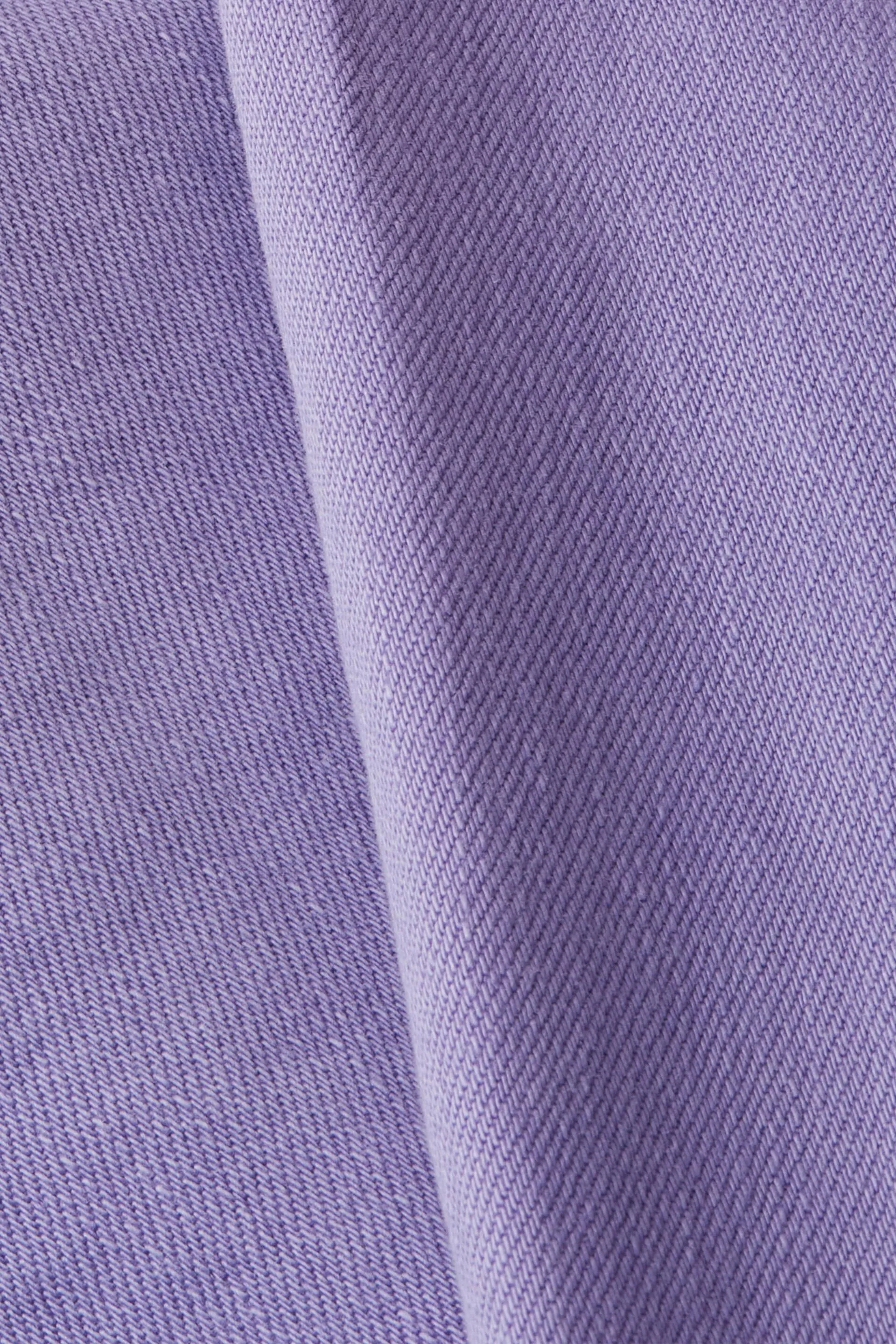Pantalones tobilleros con bajos deshilachados