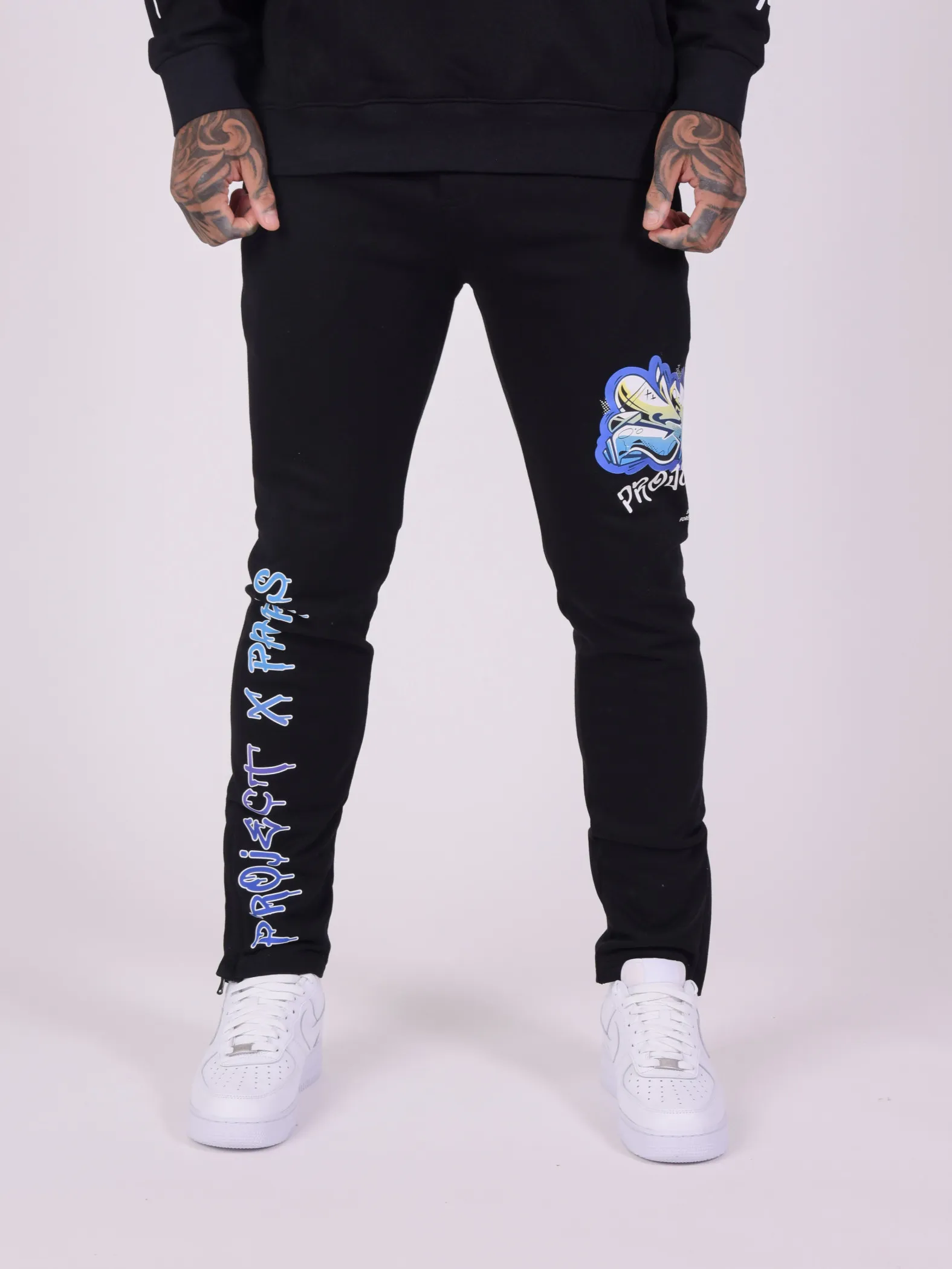 Pantalón de chándal con estampado de arte callejero