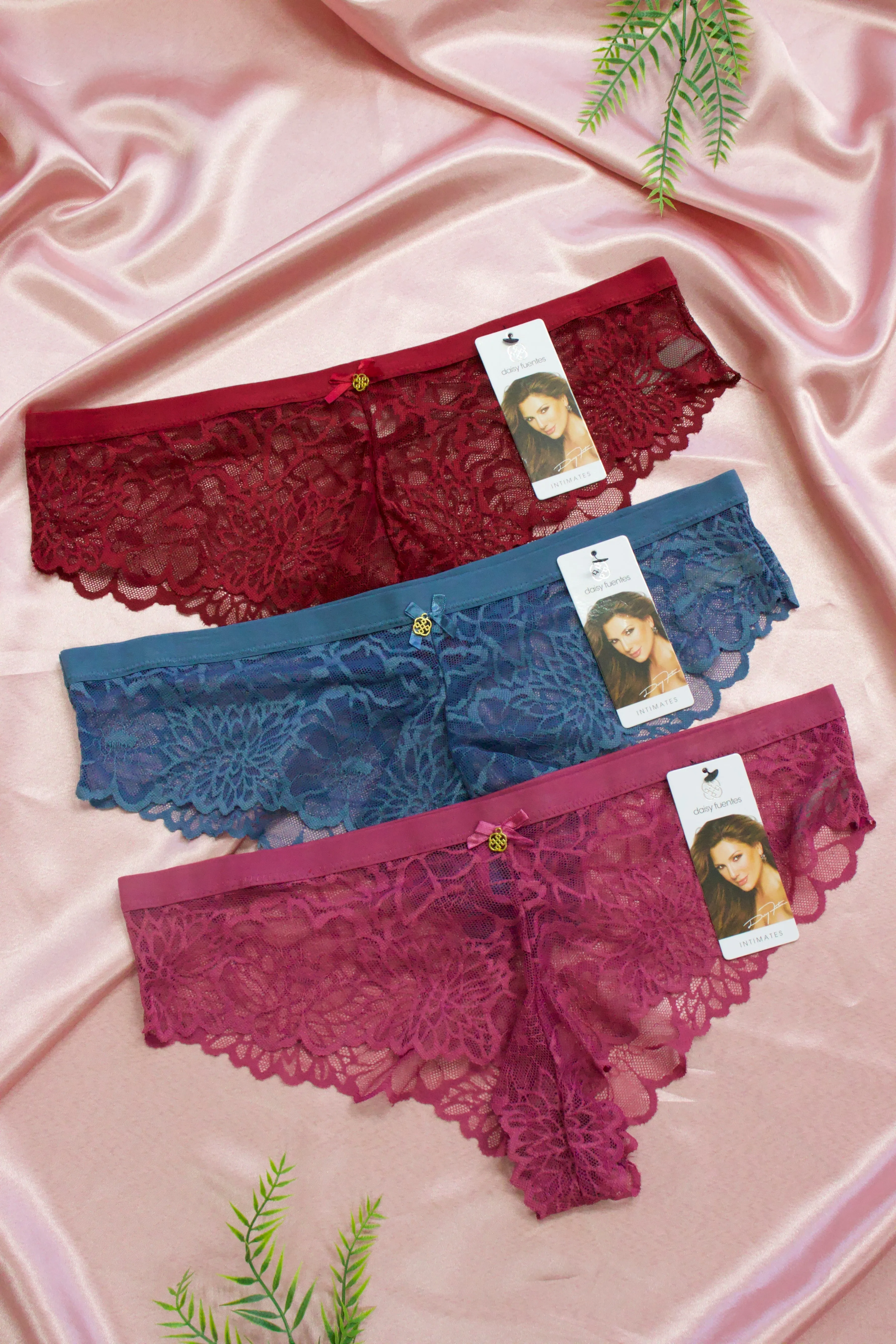 PANTY PLUS DE ENCAJE DETALLE DORADO DF4765X OFF
