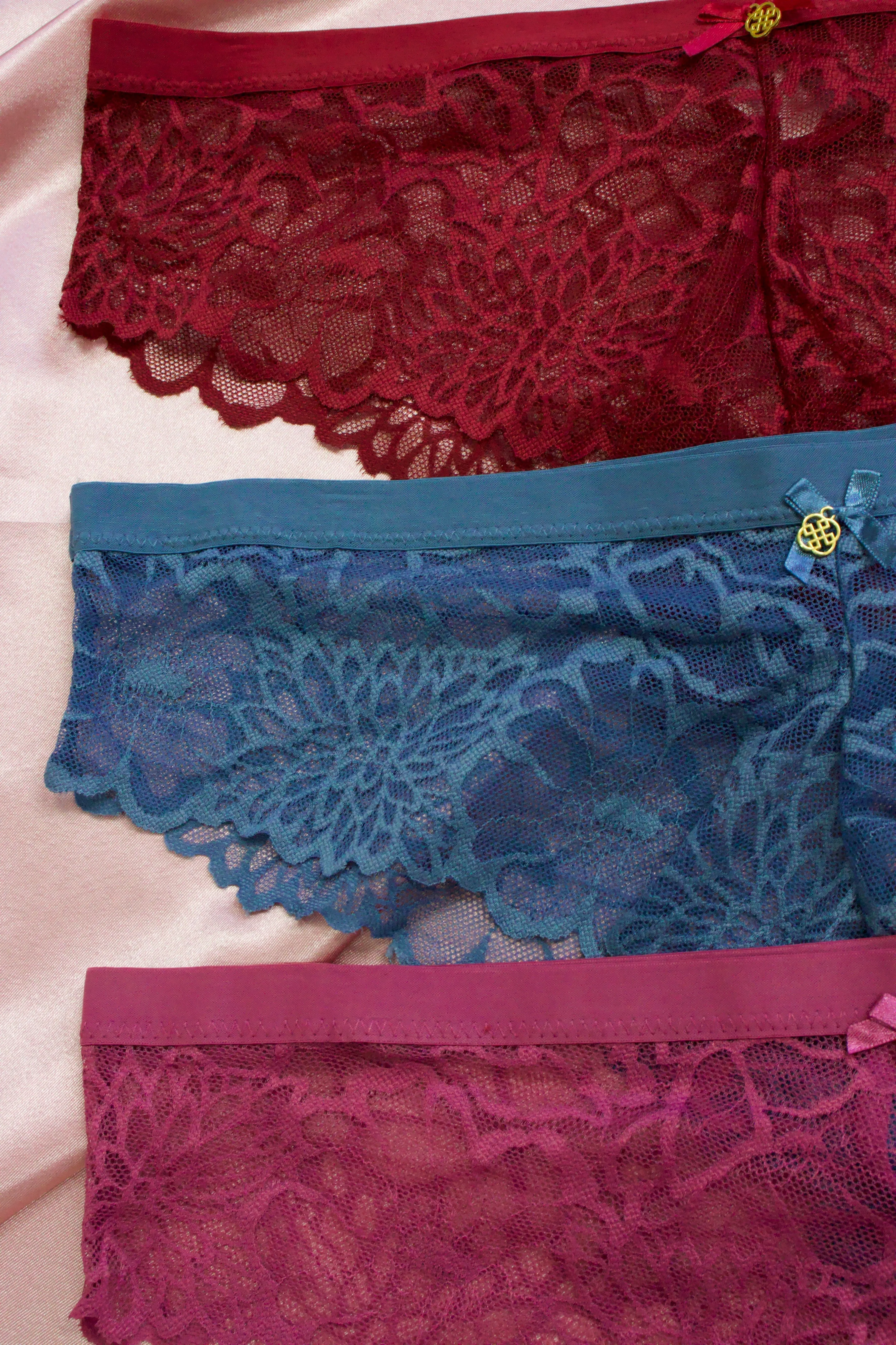 PANTY PLUS DE ENCAJE DETALLE DORADO DF4765X OFF