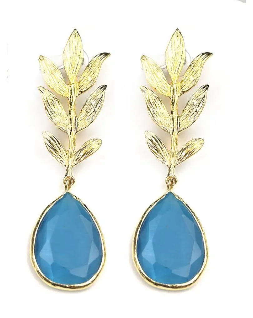 PENDIENTES LARGOS DORADOS CON ELEGANTE HOJA Y LAGRIMA TURQUESA