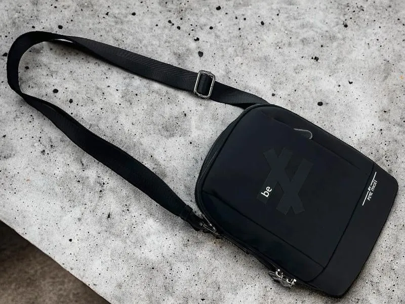 Pepe Moll | Bolso bandolera reciclado unisex  vegano Gum Negro