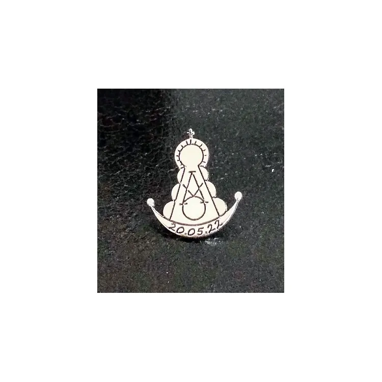 Pin Virgen del Rocio personalizado en plata de ley