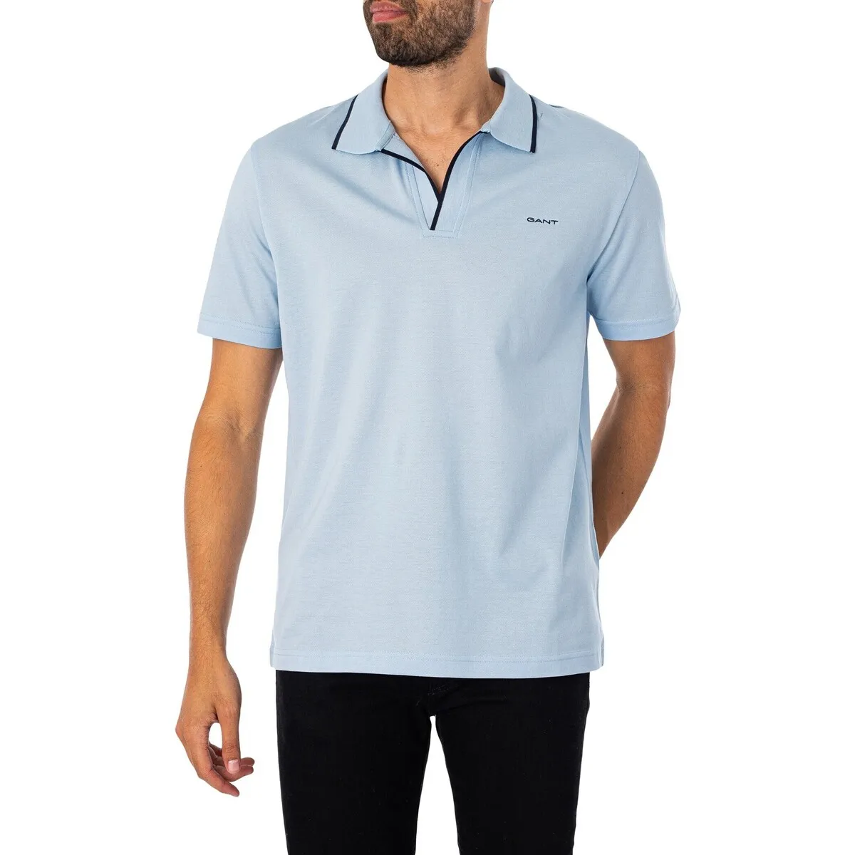 Polo Con Cuello Inclinado