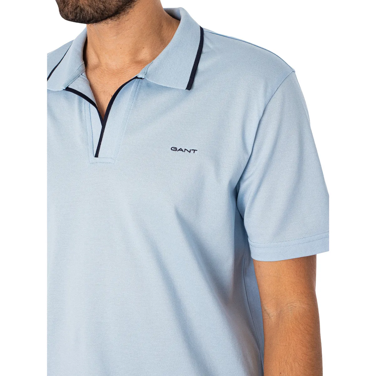Polo Con Cuello Inclinado