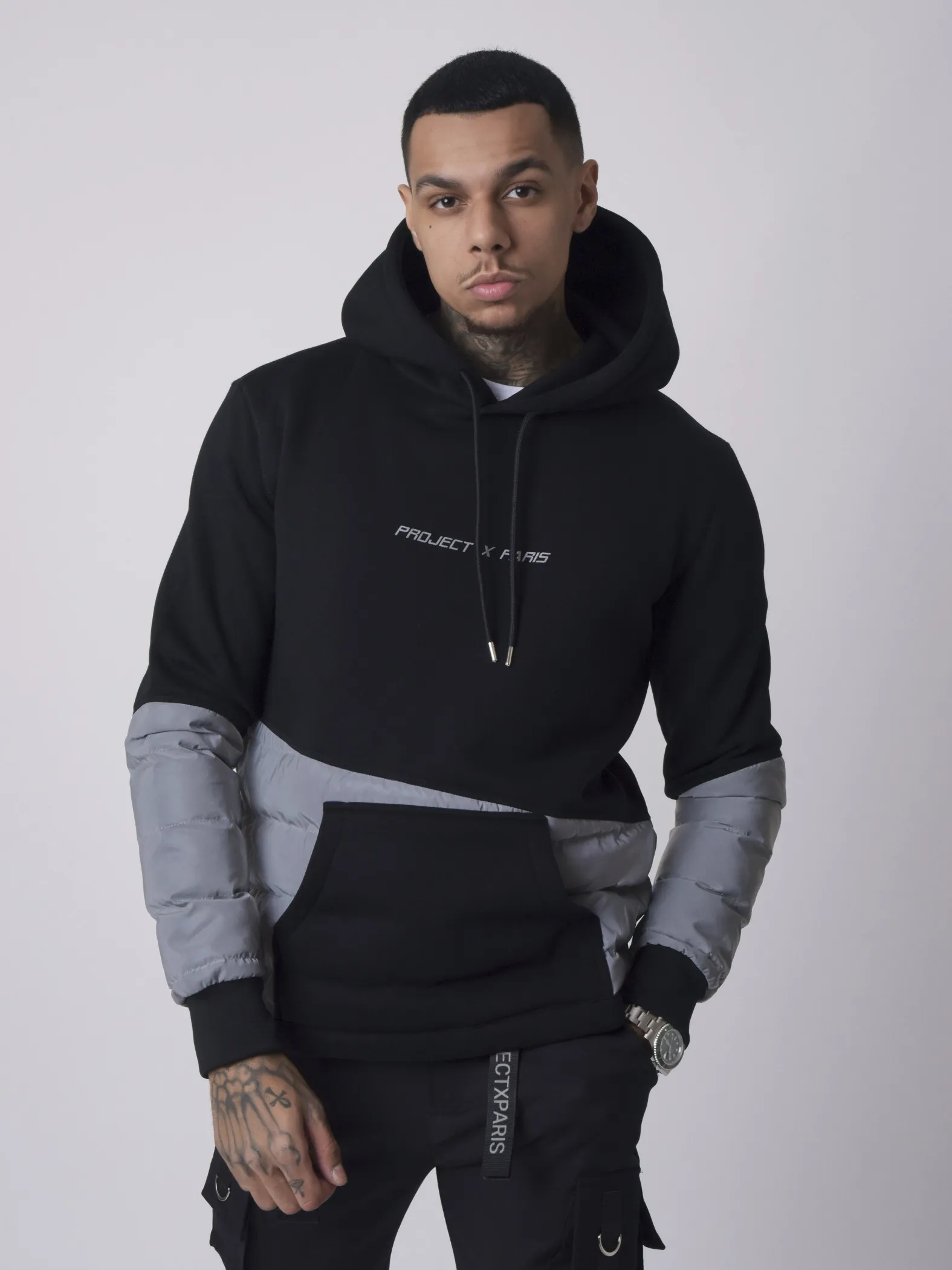 Sudadera bimaterial acolchada con capucha