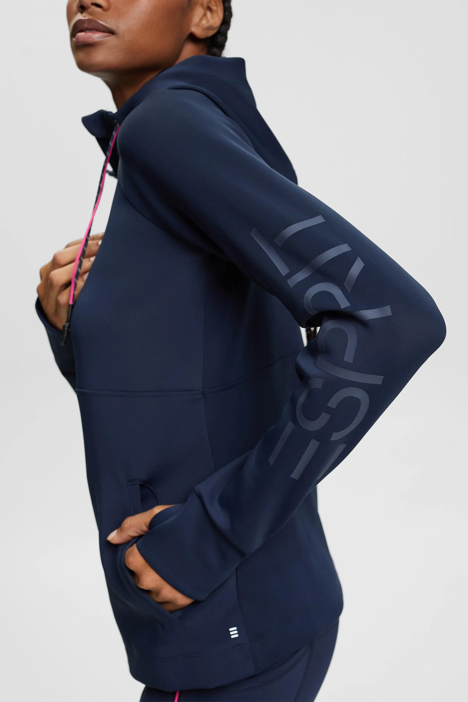 Sudadera deportiva con capucha