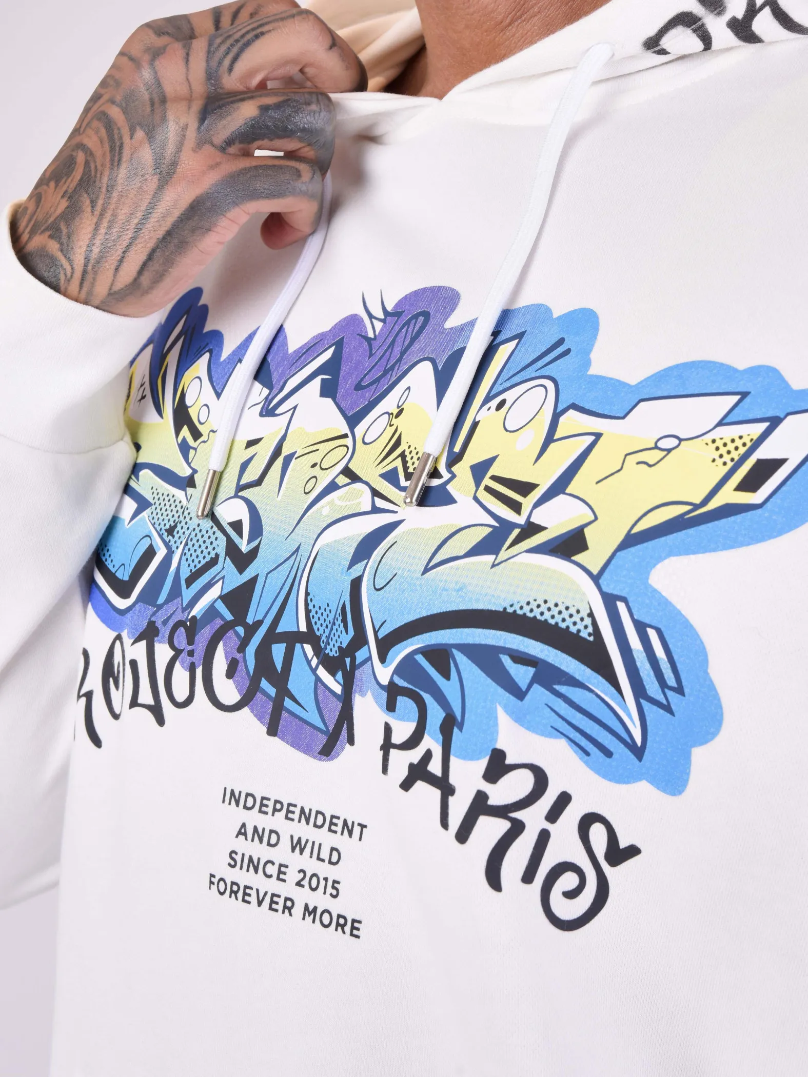 Sudadera oversize con capucha y estampado de arte callejero