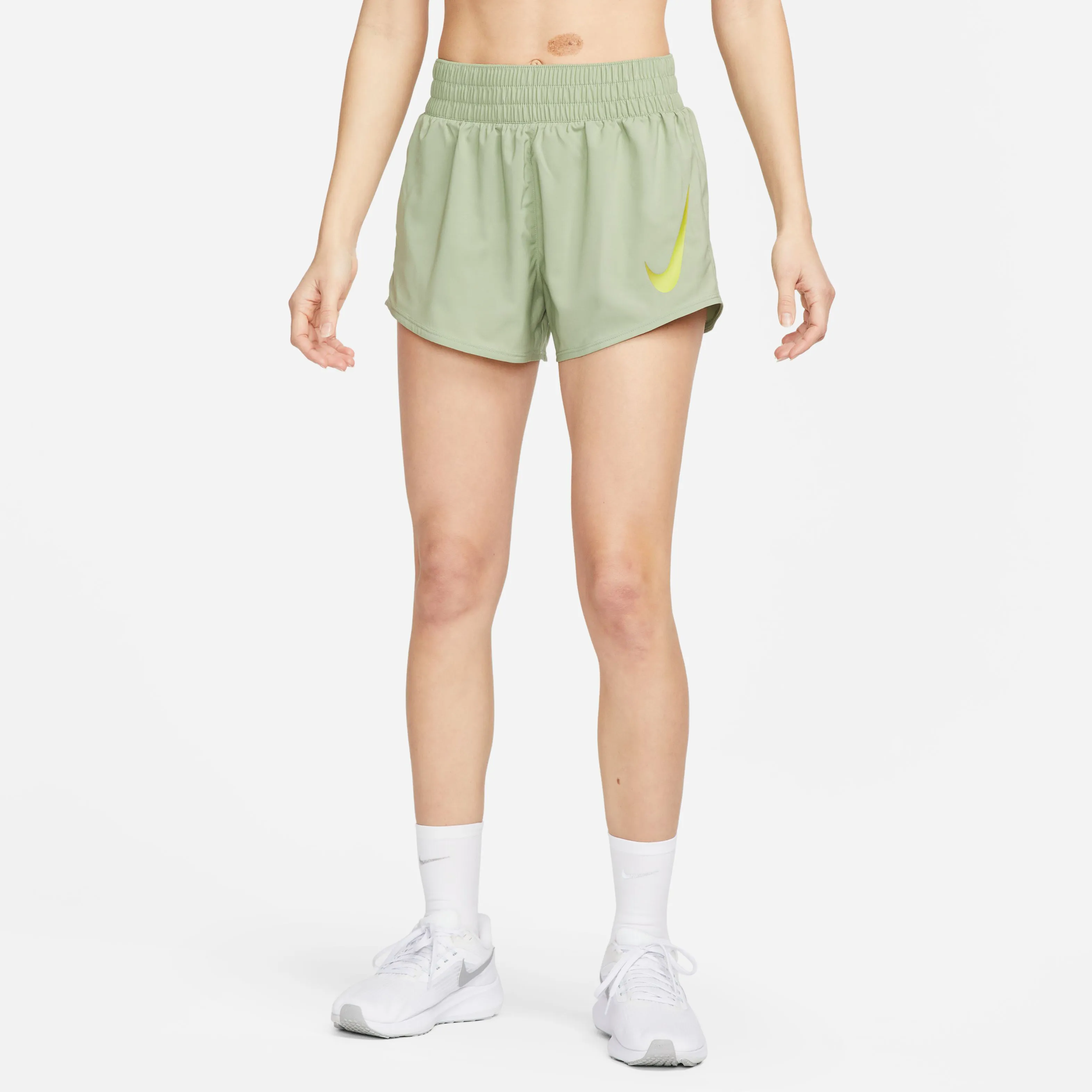 Swoosh Shorts Mujeres