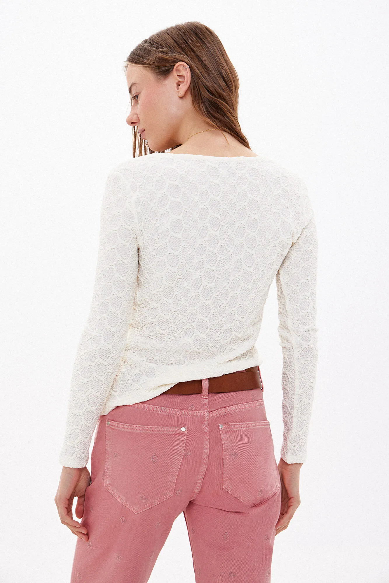 Tita. Camiseta con textura y nudo