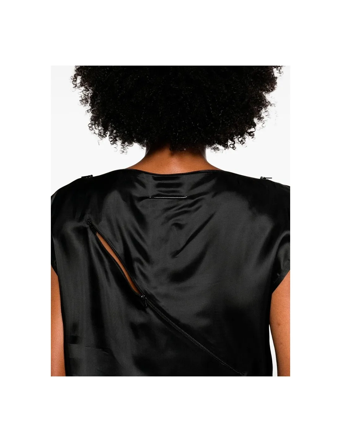 Top de raso negro con cremallera en espalda