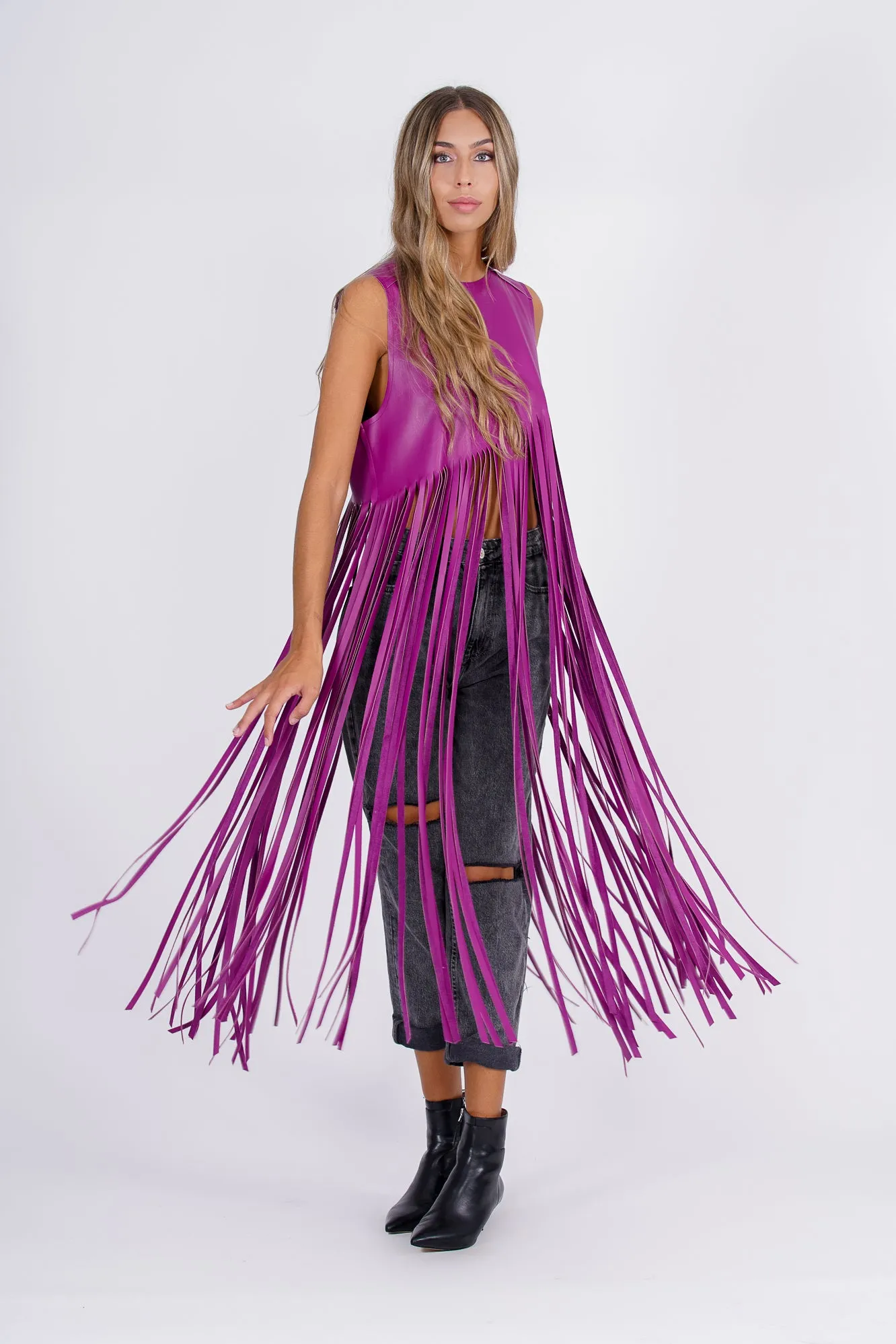 Top midi flecos efecto piel magenta