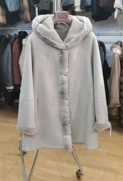Trenka doble faz con ceñidor ajustable en espalda