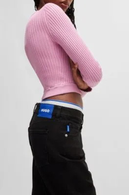 Vaqueros de corte recto en denim elástico negro