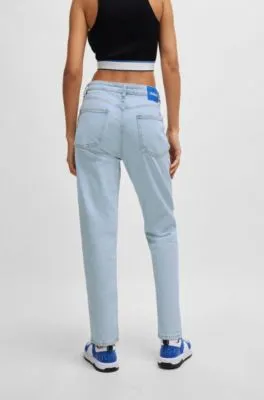 Vaqueros estilo mom en denim elástico color aguamarina