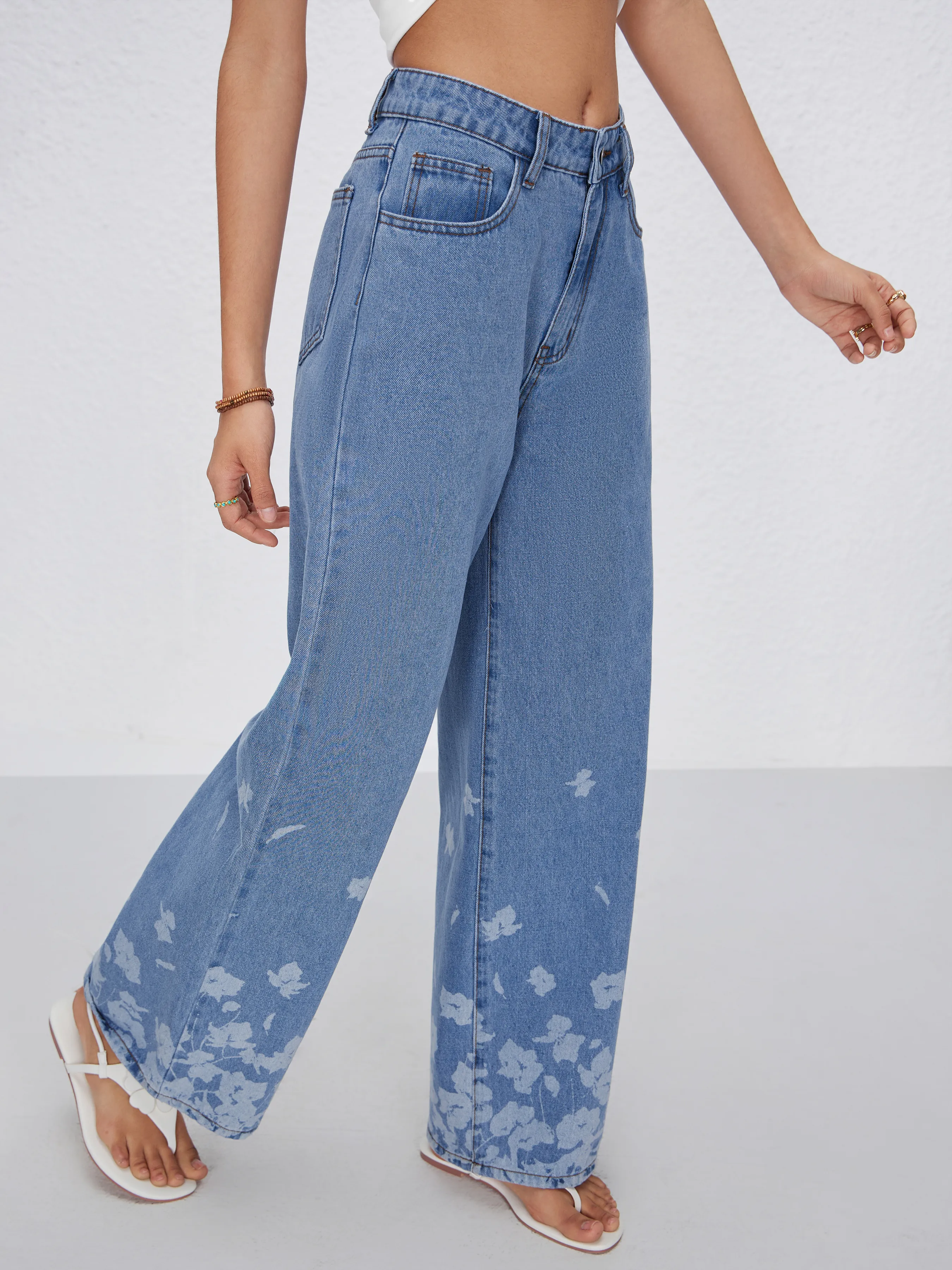  Vaqueros Rectos de Tiro Medio con Flores de Denim