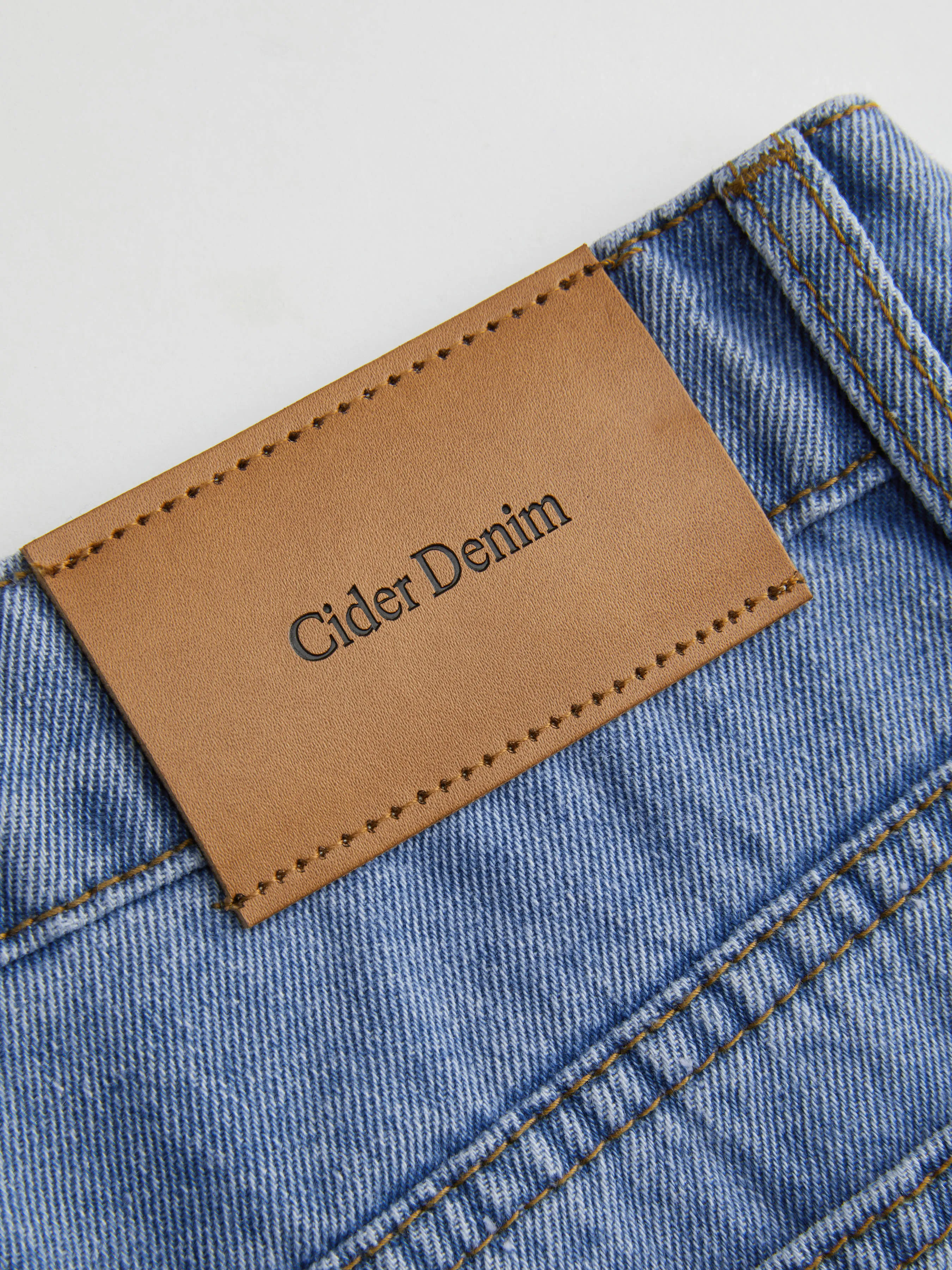  Vaqueros Rectos de Tiro Medio con Flores de Denim