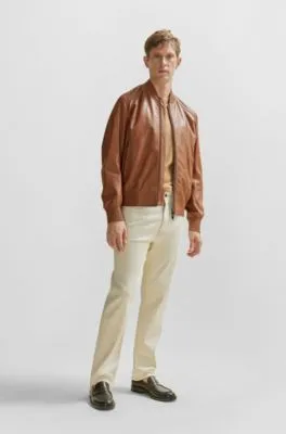 Vaqueros regular fit en denim crudo de gran comodidad