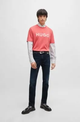Vaqueros slim fit de denim elástico en color negro azulado