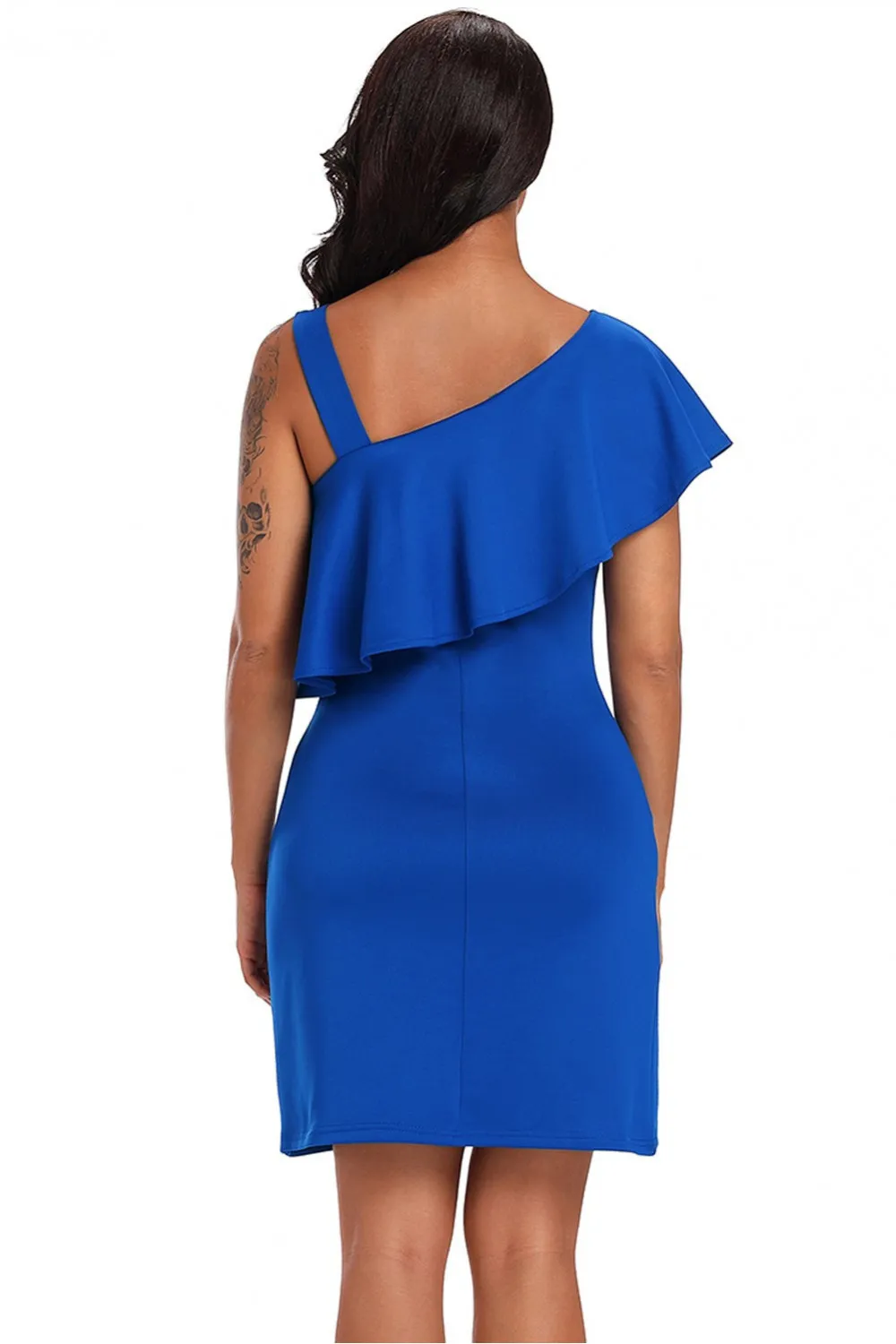 Vestido corto azul con volante