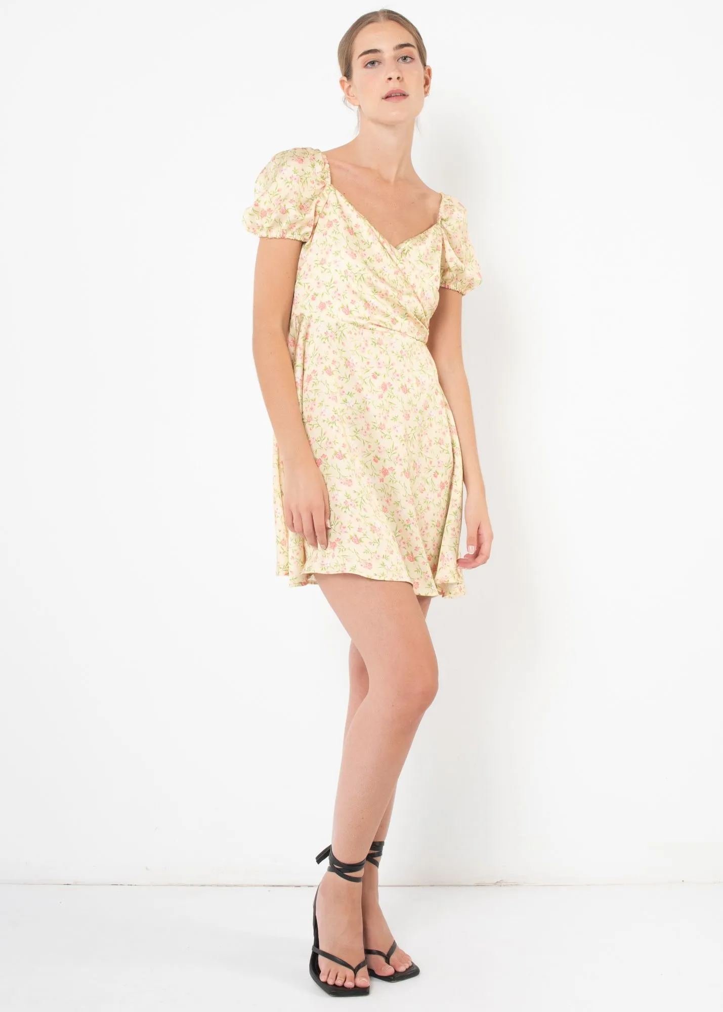 Vestido corto cruzado para mujer estampado flores amarillas