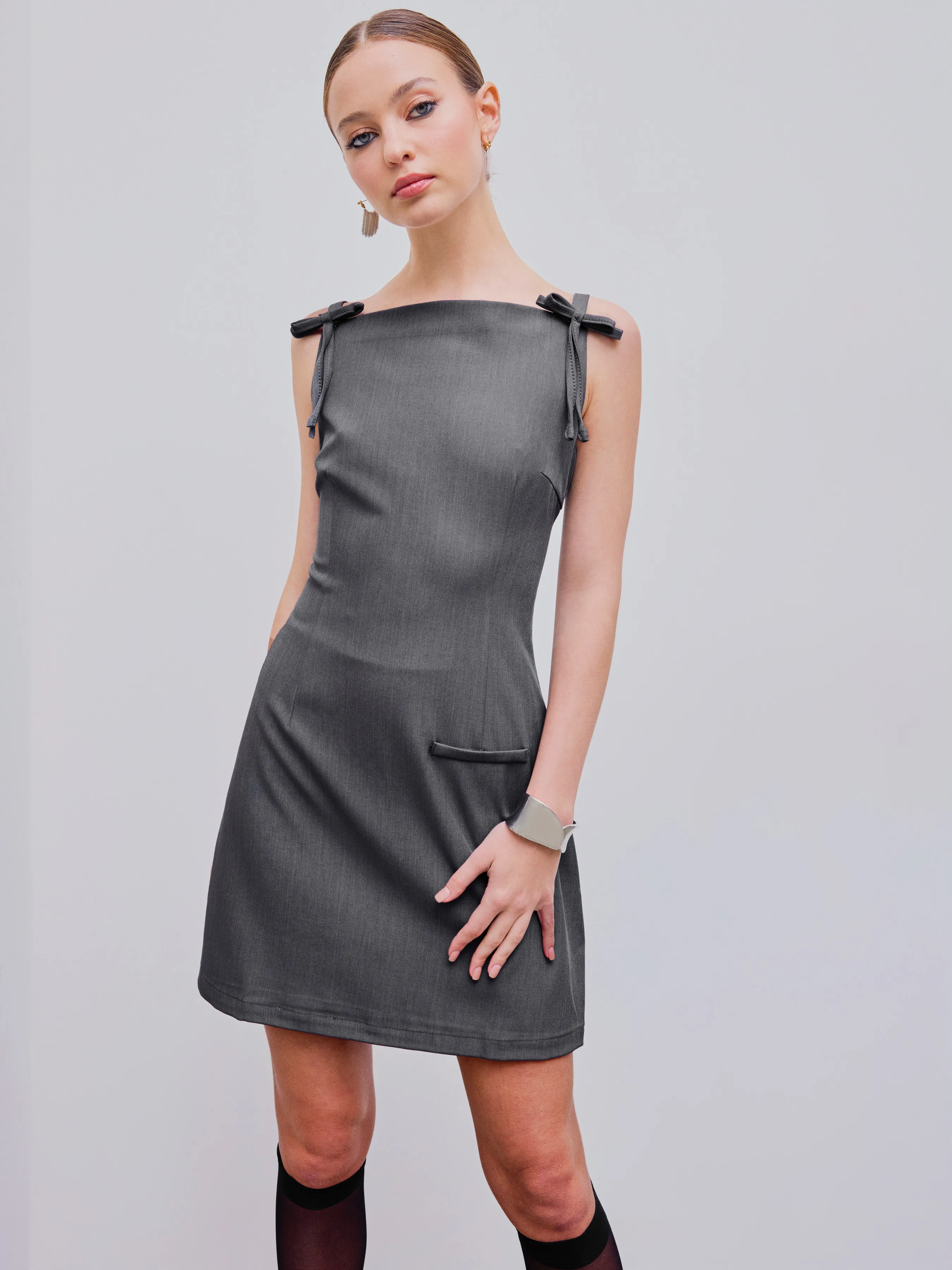 Vestido Mini con Cremallera y Lazo